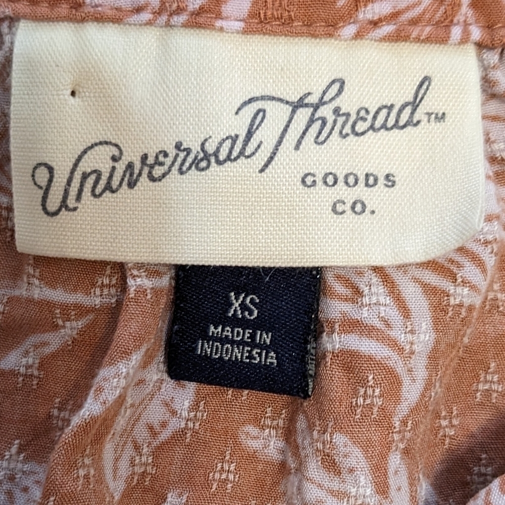 UNIVERSAL Thread Pretty Floral Button Up Top Size XS - Picture 3 of 7